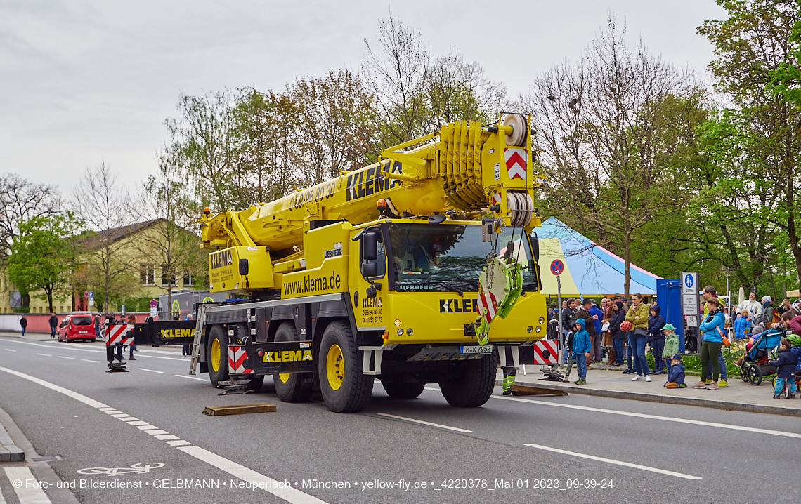 01.05.2023 - Maibaumaufstellung in Berg am Laim